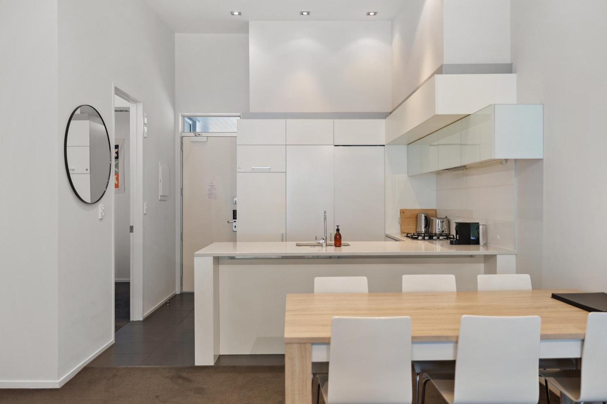 Stylish Haven Luxury Interiors In Prime Location Διαμέρισμα Κουίνσταουν Εξωτερικό φωτογραφία